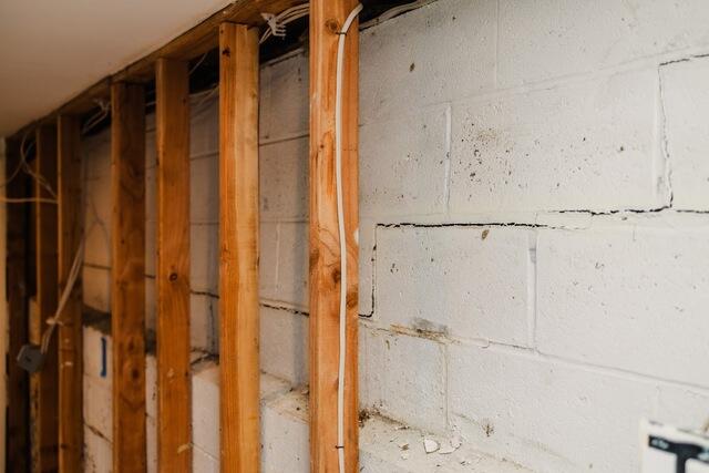 Wall Cracks