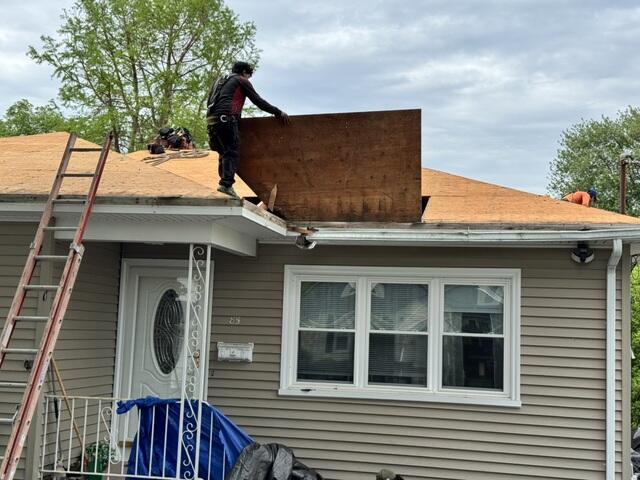 Removing Damaged Roof Decking