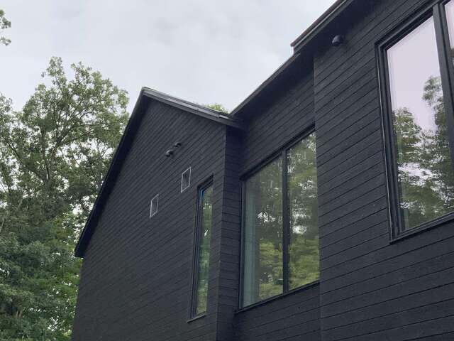 Exterior Roofline - Before