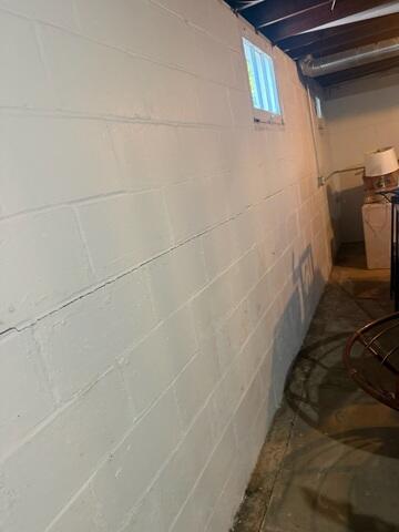 Horizontal Cracks and Bowing Wall