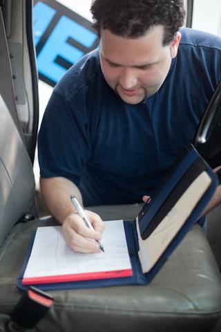 Juan rates a truck's interior