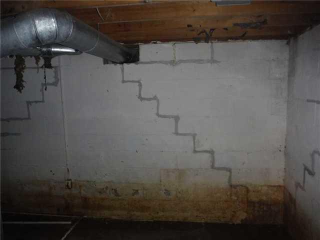 Extensive Stairstep Crack in Basement