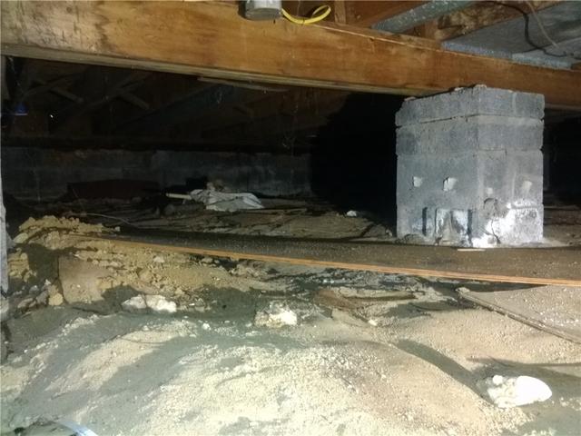 <p>The dust in this crawl space was affecting the family's health. It was constantly dirty and filthy!</p>