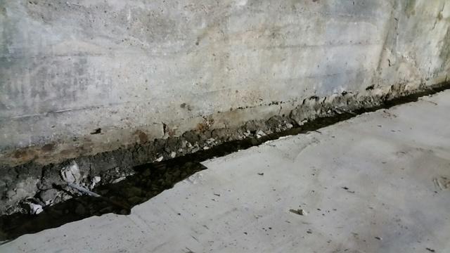 Cracks & Water Seepage