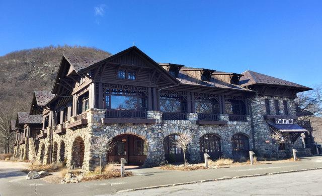 Bear Mountain Inn & Foamco