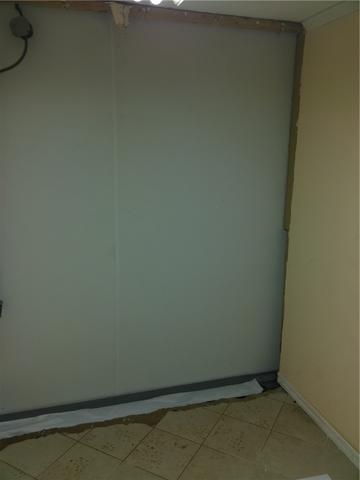 Easily Cleaned Basement Walls