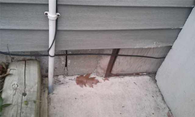 Visible Crack on Foundation Exterior