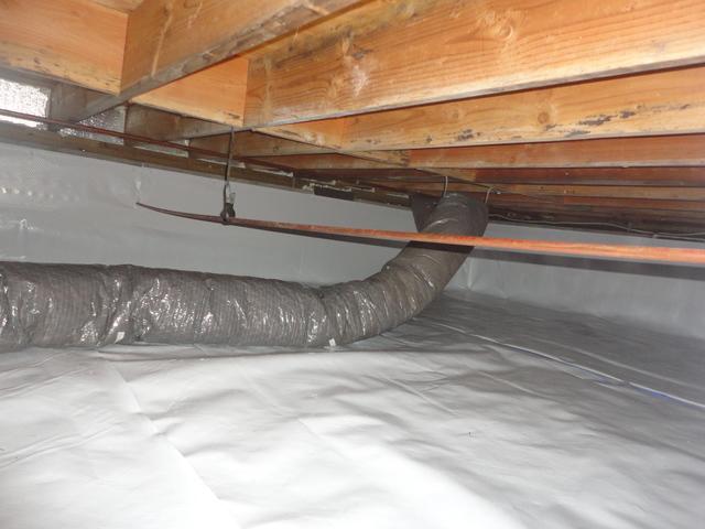 <p>Crawl space looking totally different after installation has been completed.</p>