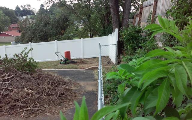 Beaver Falls PVC Fence Install