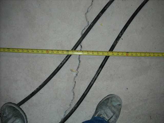 Measuring the foundation crack