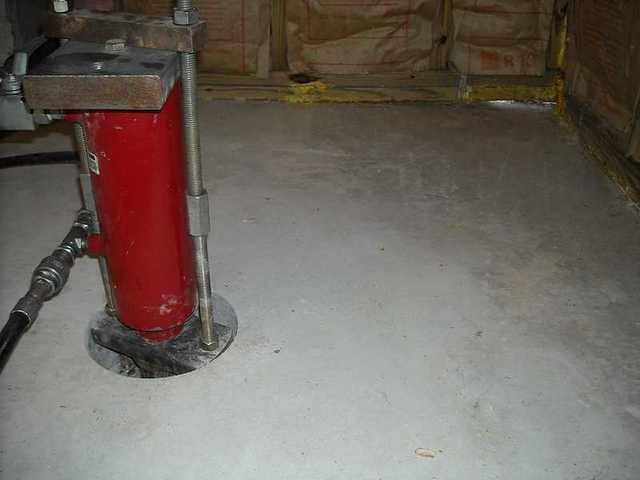 Up close on a lifting cylinder