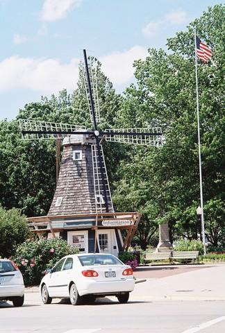 <p>Tulips, and a rich Dutch tradition are not the only things you will find in downtown Pella Iowa.&nbsp; Take a look at this windmill.</p>