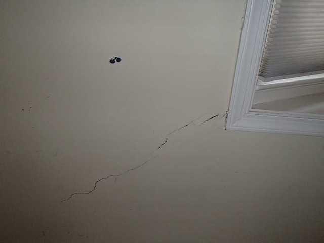 Cracks in the Drywall of Newark DE Home