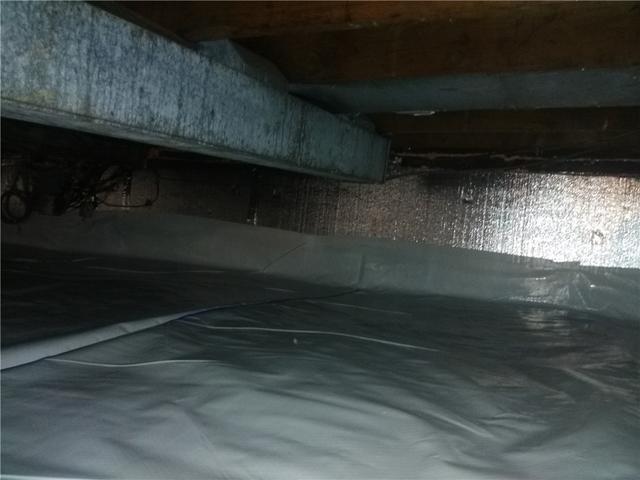 <p>The durable, inorganic vapor barrier prevents moisture from coming into the crawl space.</p>