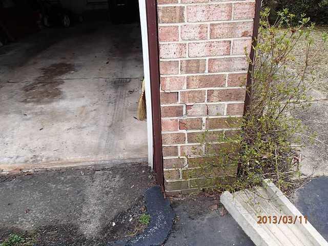 Load bearing wall with cracks