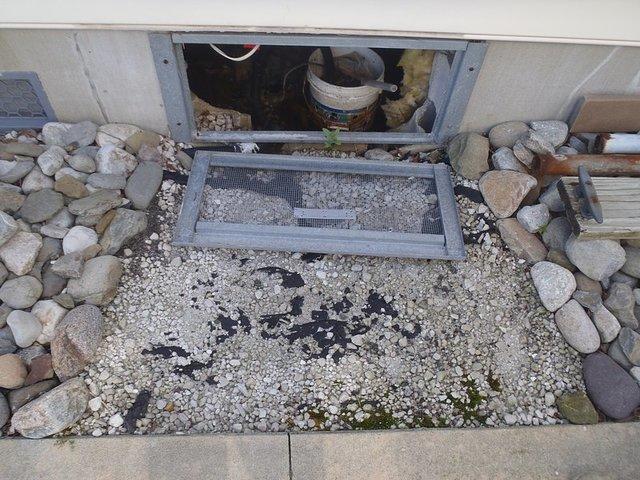 Screen door right on the ground level