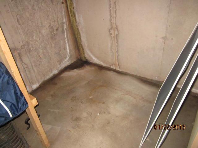 Poured Concrete Wall with Seepage in Cheshire, CT