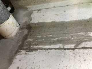 Leaky Gap Between Pipes