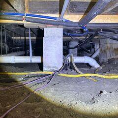 Upon inspection by the LRE Design Specialist, the crawl space was found to be excessively damp, lacking any proper system to manage or remove moisture.