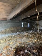 Upon inspecting the crawl space, the LRE Design Specialist identified key areas in the homeowner's crawl space that could use greater reinforcement.