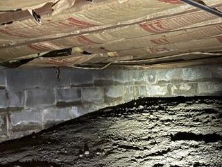 Signs of a Wet Crawl Space