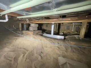 Stabilized Crawl Space with SmartJack® Supports