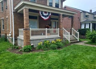 Vinyl Aluminum Railing in Bridgeville, PA
