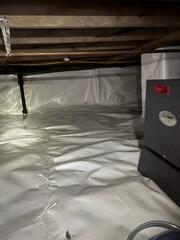 CleanSpace™ keeps water out of the crawl space.