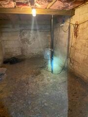 Musty Crawl Space in Augusta, KY