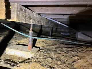 Rusted Crawl Space Jacks