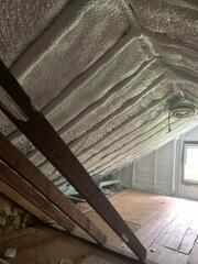 2in of Closed Cell spray foam applied to the roof deck.