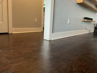 Floor lifted and the separation is closed.