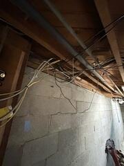 Signs of bowing foundation walls