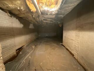 Damp and Dirty Crawl Space in Delaplane, VA