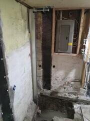 Large adjustment bracket.