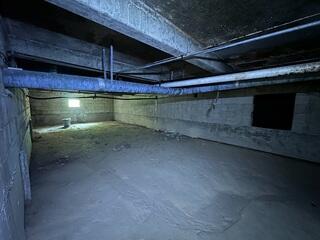 Following a thorough inspection by the LRE Design Specialist, high levels of moisture and humidity were discovered in the crawl space, creating an environment prone to mold growth and moisture damage.