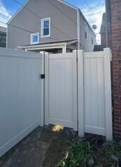 6' Privacy Almond Vinyl Fence /(3) 4' Gates