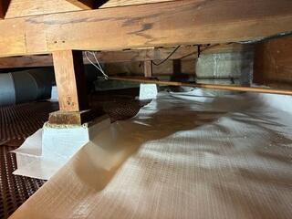 Crawlspace Vapor Barrier Sealed