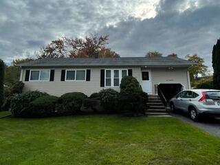 Naugatuck, CT Neighbors Get a Nice New Roof