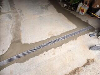 Trench Drain Grated Drain Pipe in the Entryway