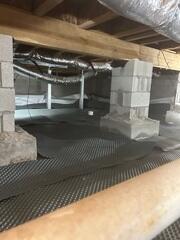 Our crews at Frontier are experts at customizing encapsulations for each home. No matter the configuration, they can ensure every inch of the floor is covered.