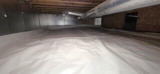 Encapsulated Crawl Space With Insulation