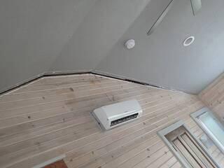 Interior Wall Separated From Ceiling