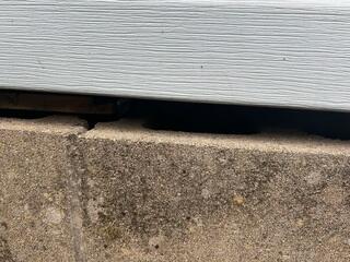 Exterior Inspection: Signs of Settlement