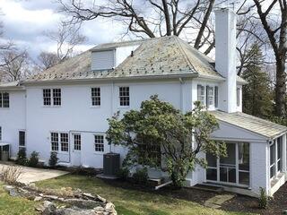 Roof Cleaning in Larchmont, NY
