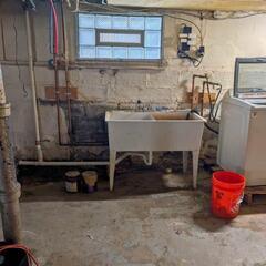 Signs of Water Damage Hiding