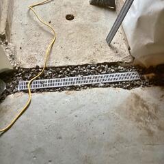 Capturing Water Seepage at the Doorway