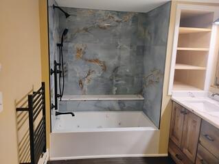 Whirlpool tub.