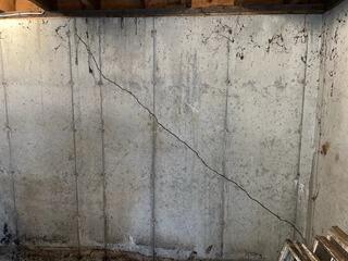 Large Horizontal Crack in Foundation Wall in Waterville Valley, New Hampshire | Matt Clark's Northern Basement Systems