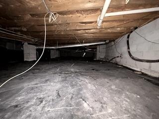 Crawl Space Encapsulation Before